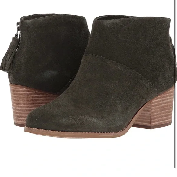 Tom’s Suede Boots in Forest | XS | - Picture 3 of 4